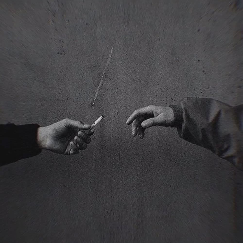 Kırmızıyı Seven Kadın